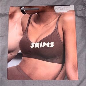 Brand new Skims sculpting bra
